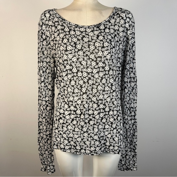 ❤️ Aeropostale Monochrome Floral Long Sleeve Tee XL - Picture 1 of 10